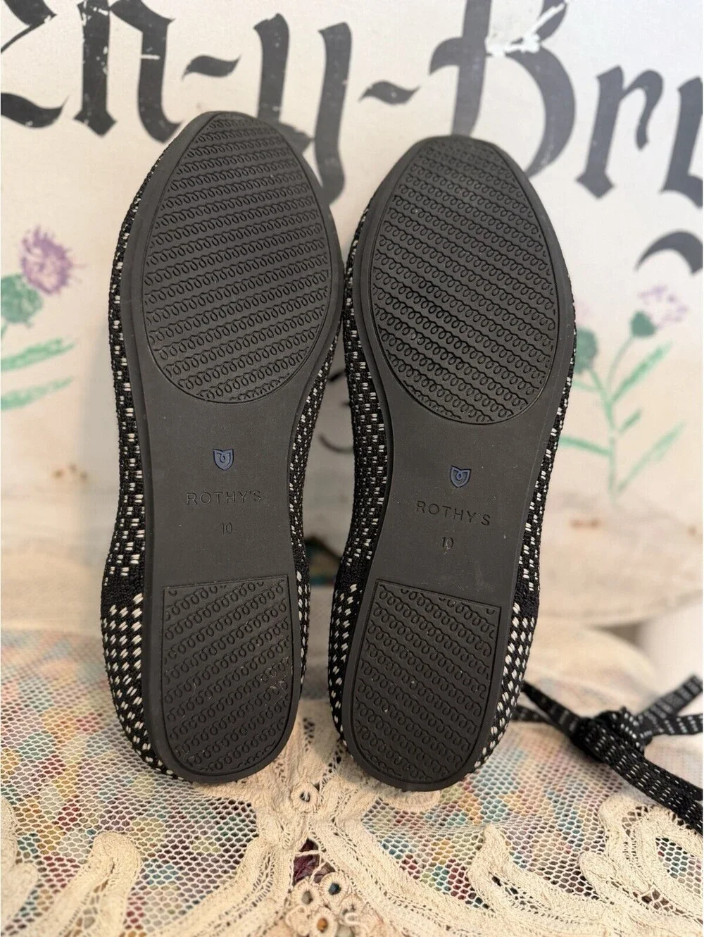 Rothy’s The Square Wrap Noir Women’s Size 10 Black/Ivory 102-009-Fun Ankle Laces